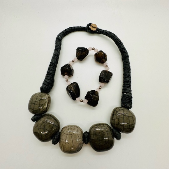 Large Stone Statement Necklace - Picture 13 of 14